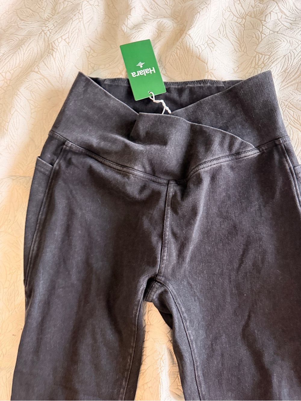 HALARA Kids Black Crossover Waist Leggings